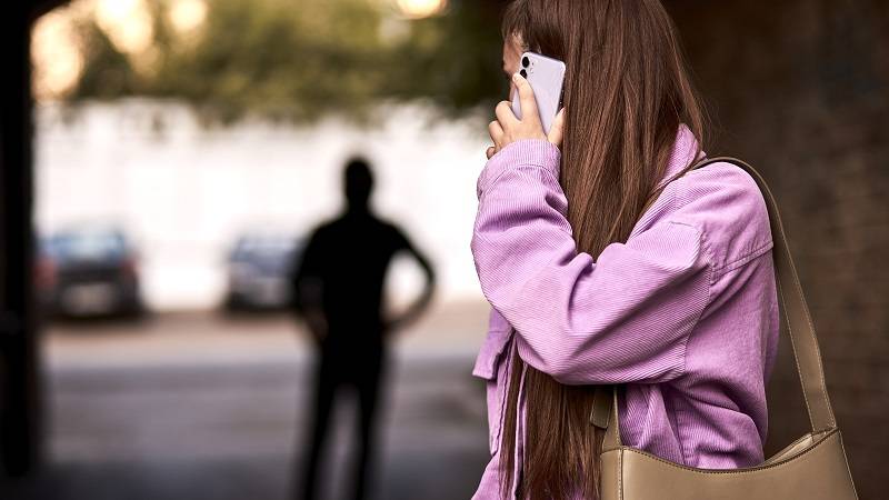 被跟蹤了嗎？被跟蹤怎麼辦？跟蹤騷擾定義說明、如何保護自己？